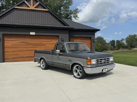 1990 Ford F-150 Custom Regular Cab Short Bed
