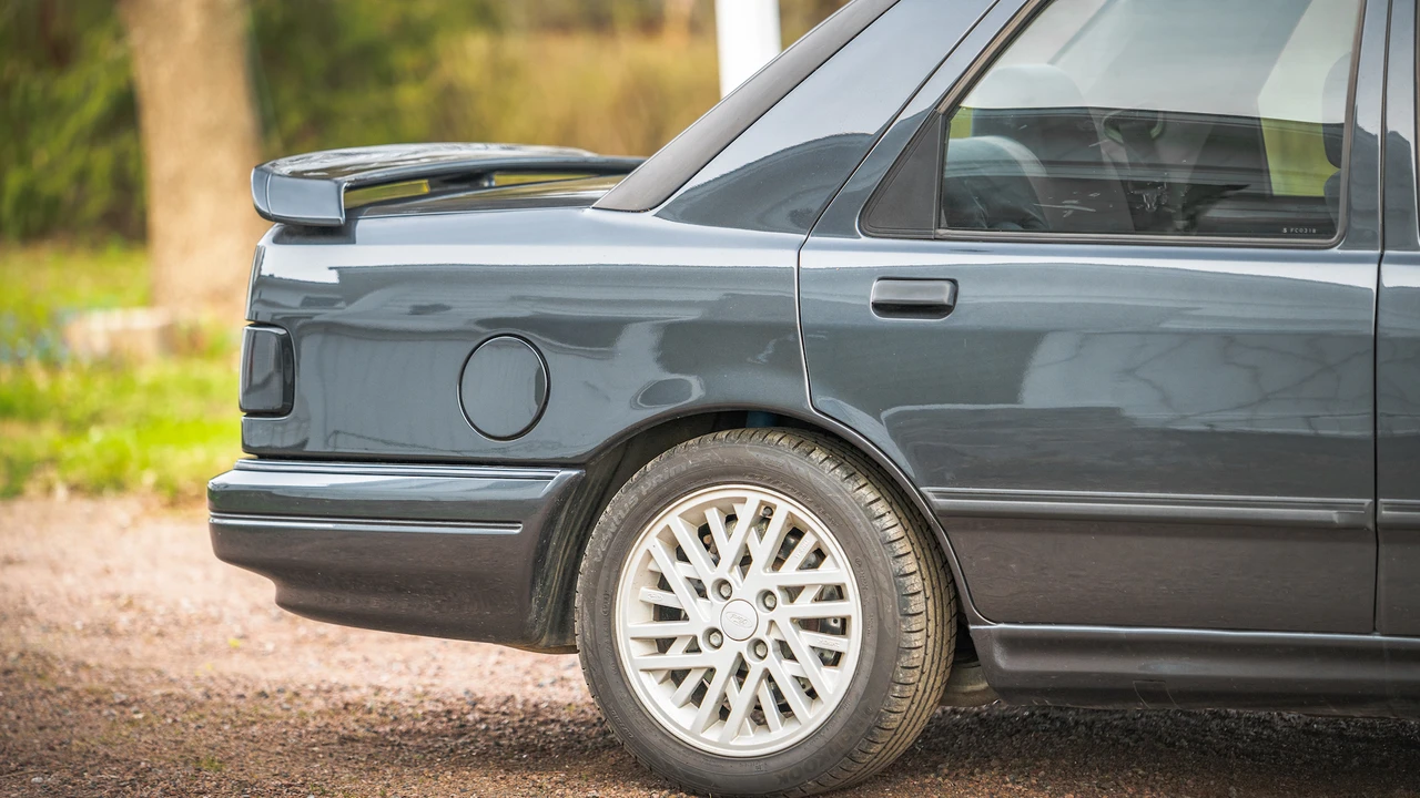 1990 Ford Sierra RS Cosworth - Image 16 of 31
