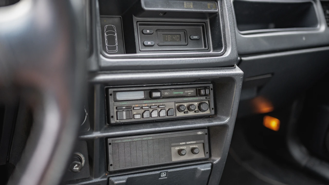 1990 Ford Sierra RS Cosworth - Image 29 of 31