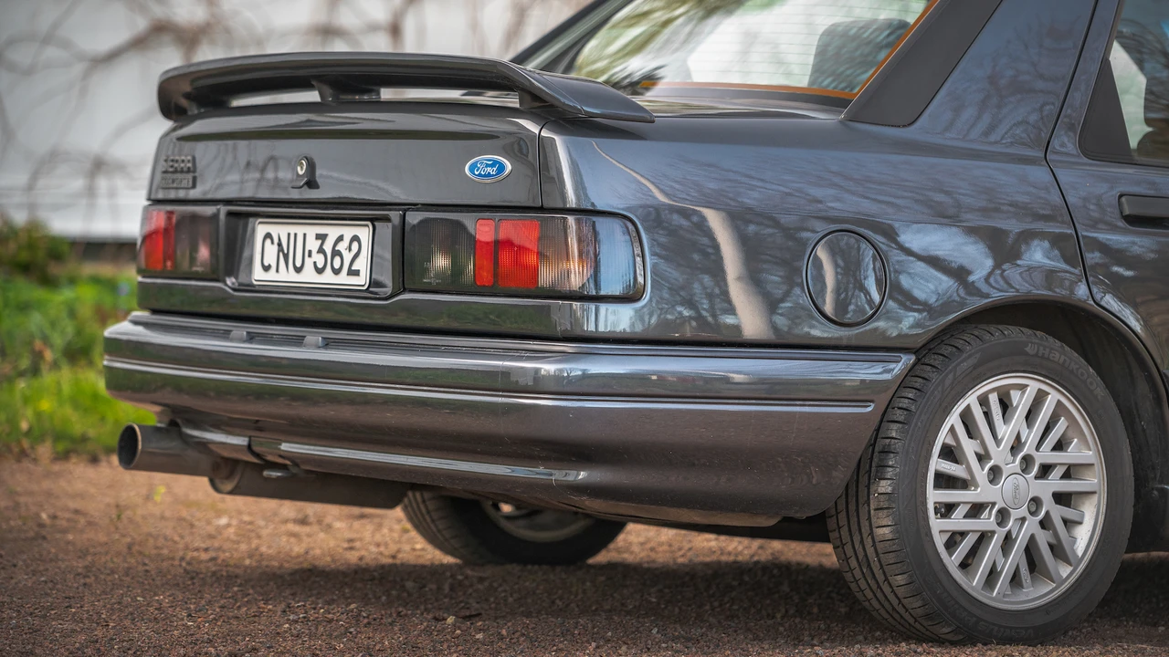 1990 Ford Sierra RS Cosworth - Image 18 of 31