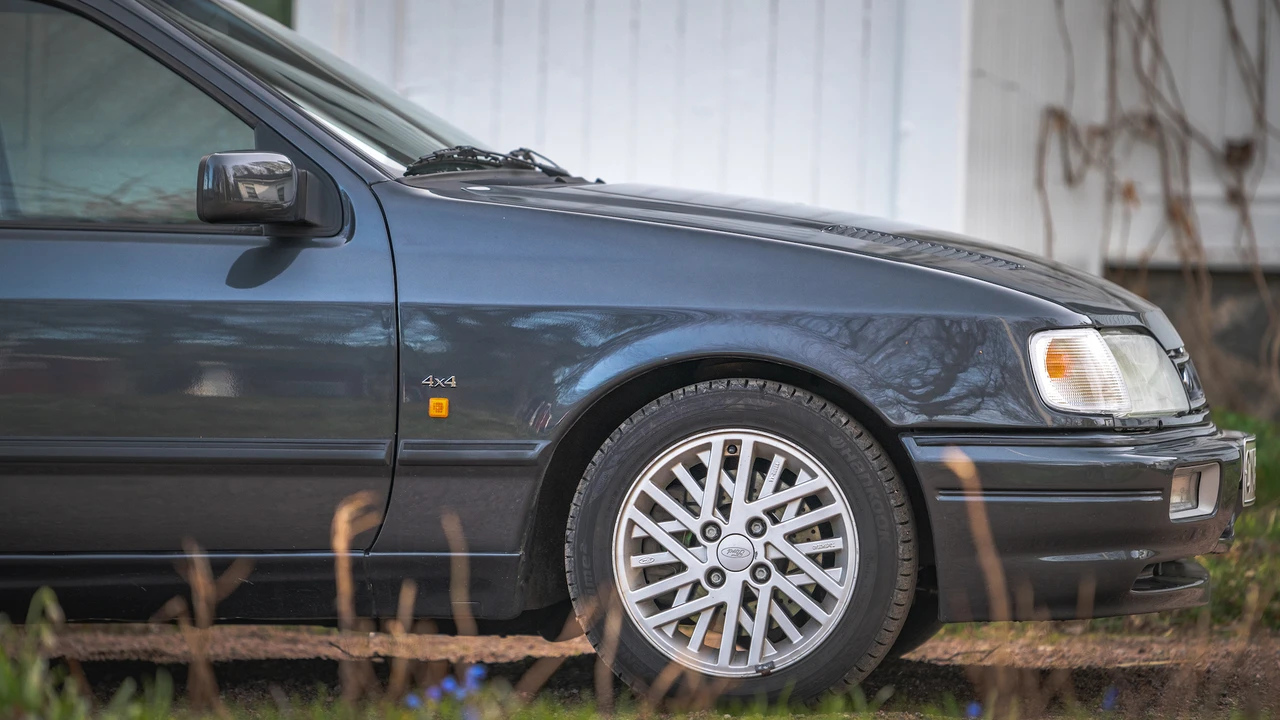 1990 Ford Sierra RS Cosworth - Image 17 of 31