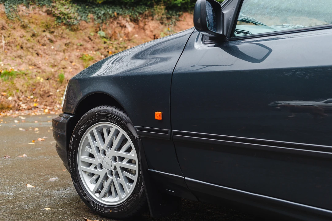 1990 Ford Sierra RS Cosworth - Image 25 of 31