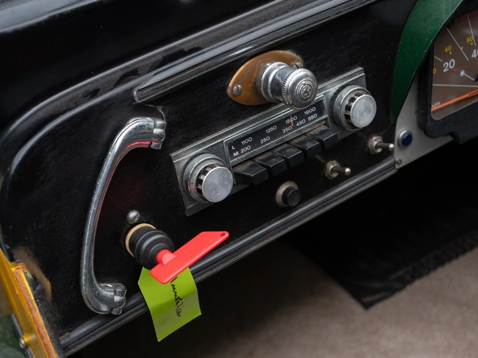 1990 Falcon - Image 17 of 30