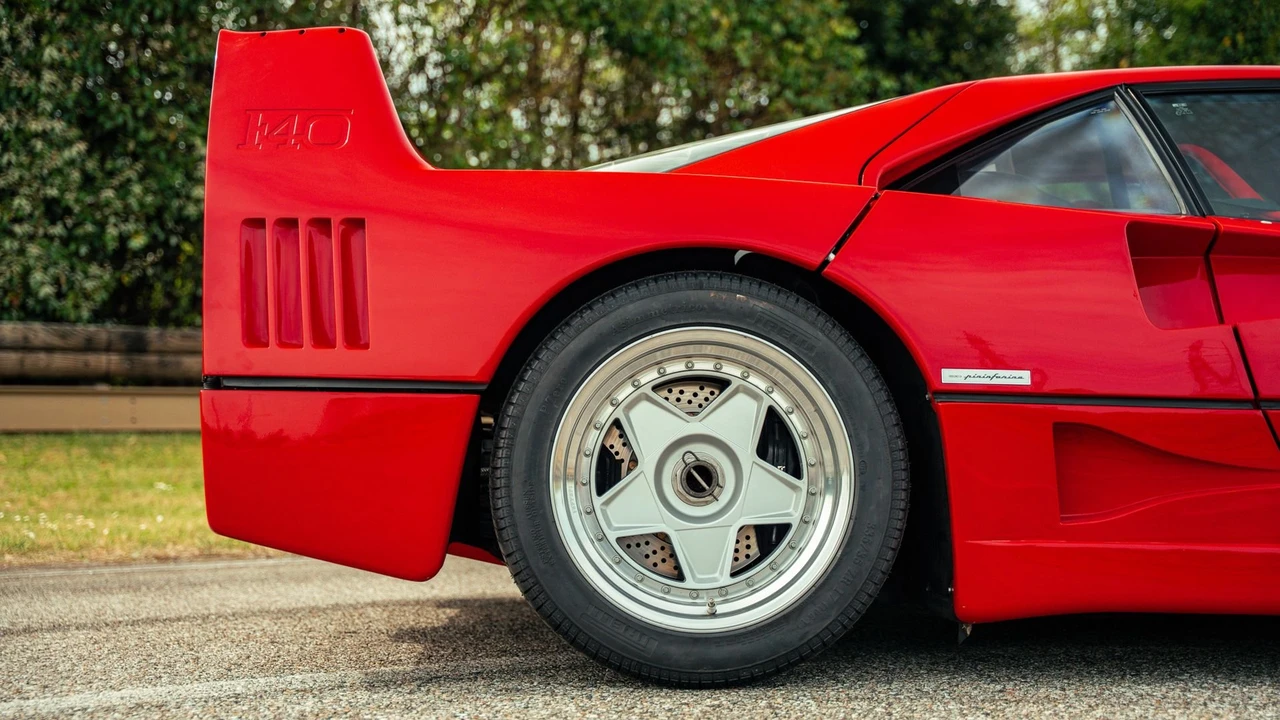 1990 Ferrari F40 - Image 27 of 31