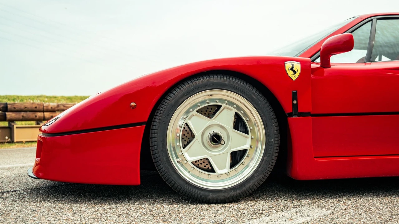 1990 Ferrari F40 - Image 30 of 31