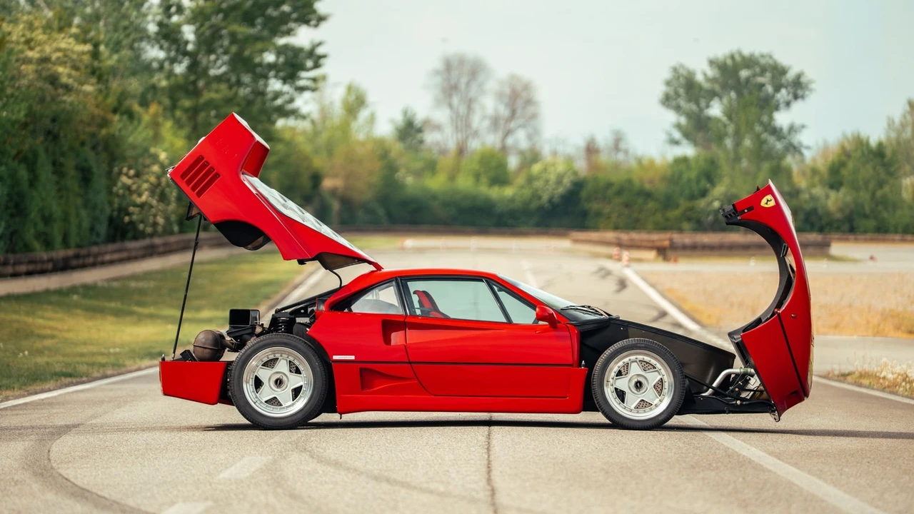1990 Ferrari F40 - Image 17 of 31