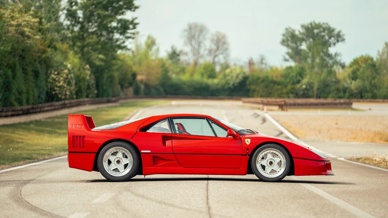 1990 Ferrari F40 - Image 12 of 31