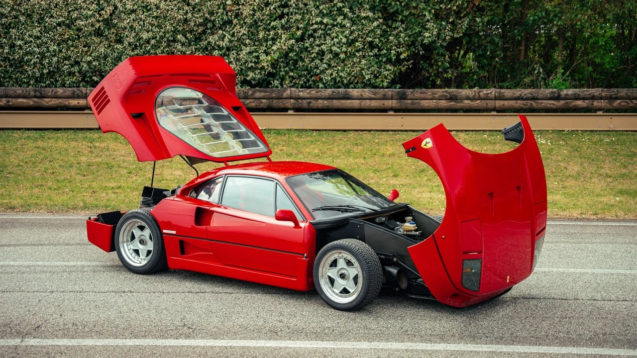 1990 Ferrari F40 - Image 16 of 31