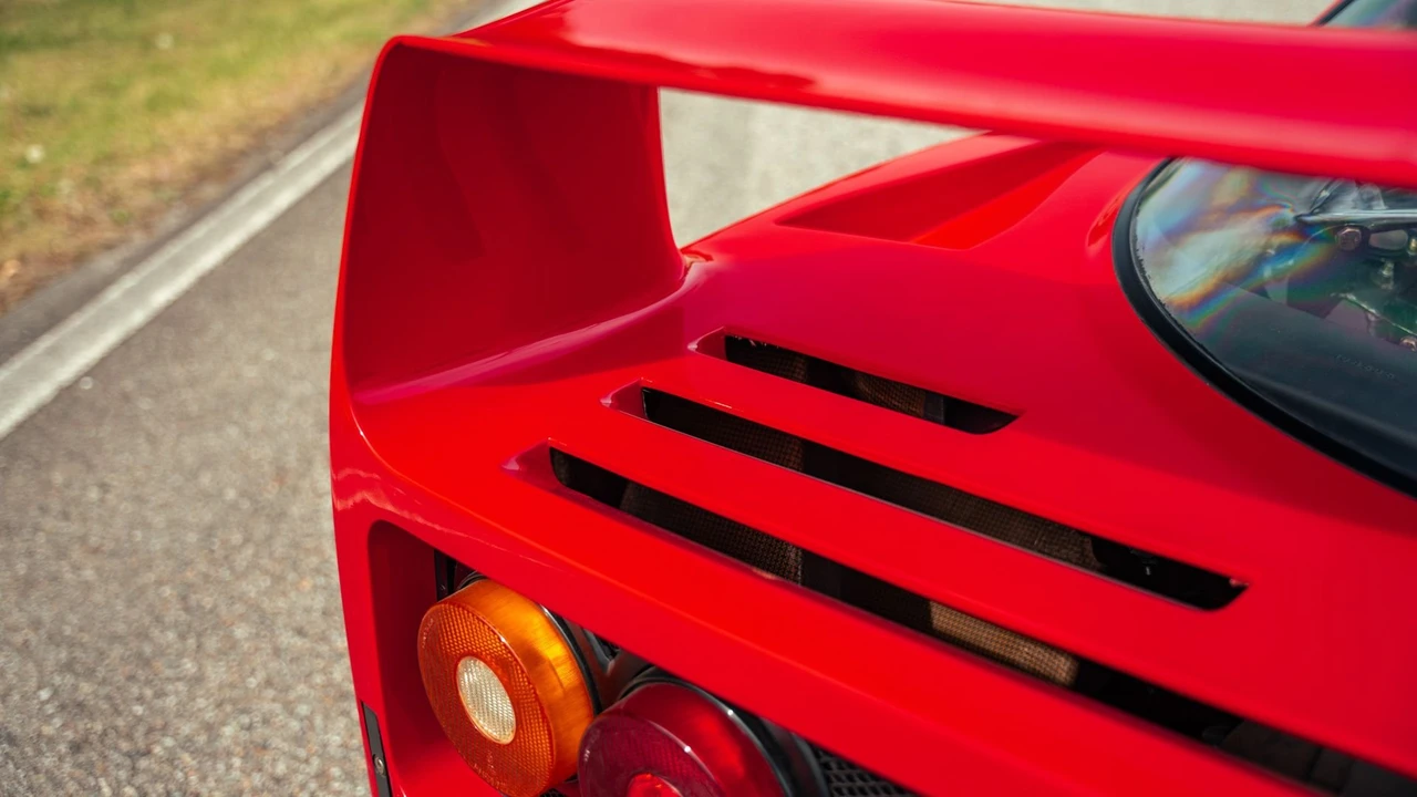 1990 Ferrari F40 - Image 24 of 31