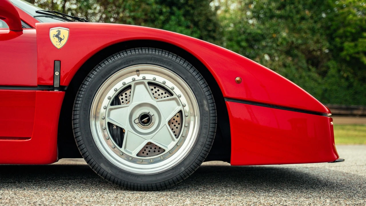 1990 Ferrari F40 - Image 29 of 31