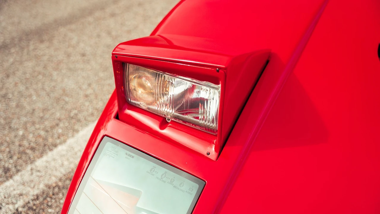 1990 Ferrari F40 - Image 25 of 31