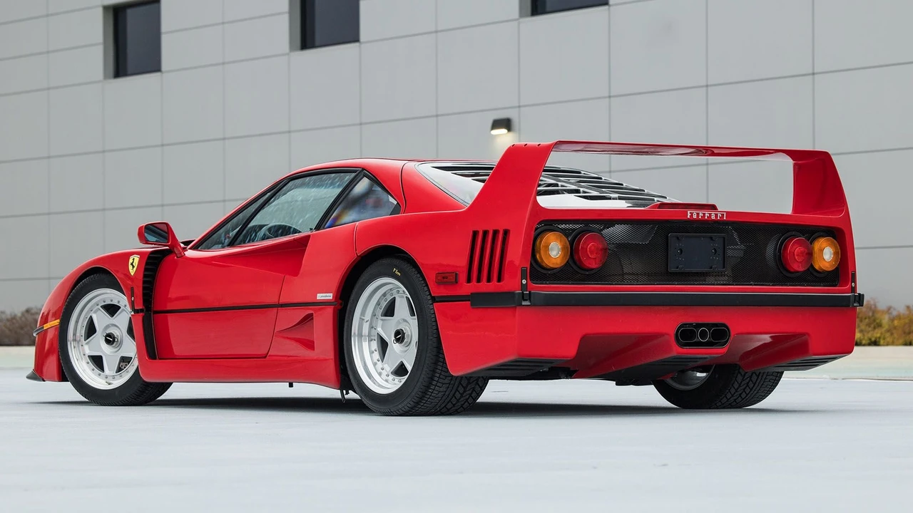 1990 Ferrari F40 - Image 2 of 31