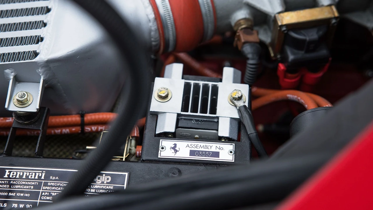 1990 Ferrari F40 - Image 30 of 31