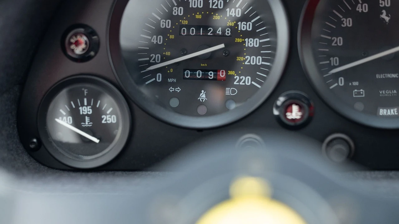 1990 Ferrari F40 - Image 27 of 31