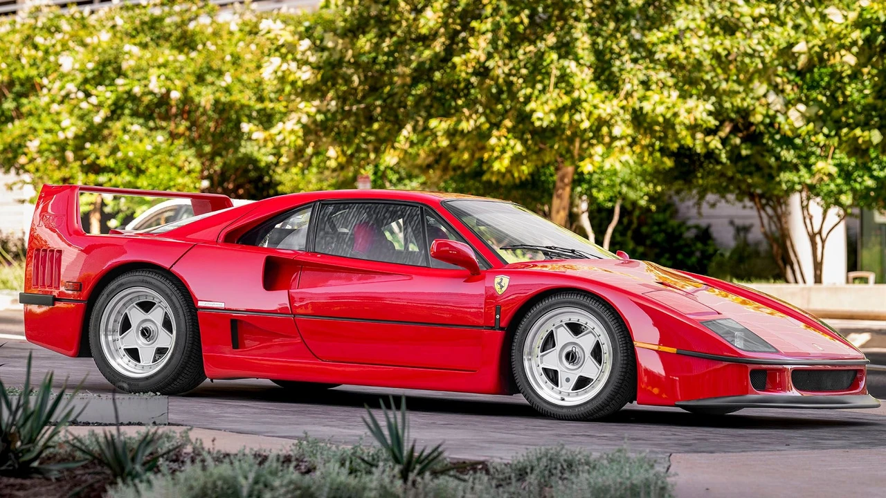 1990 Ferrari F40 - Image 9 of 31
