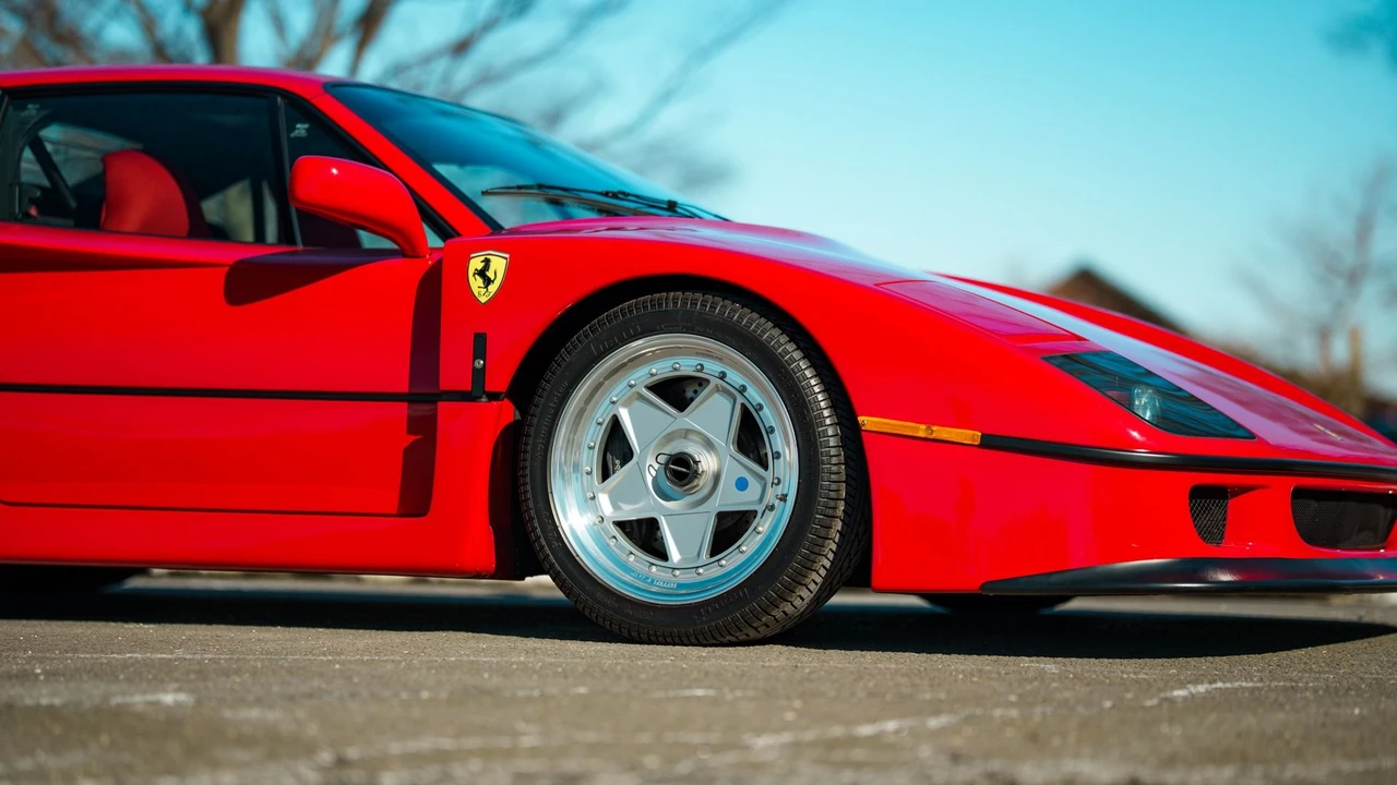 1990 Ferrari F40 - Image 24 of 31