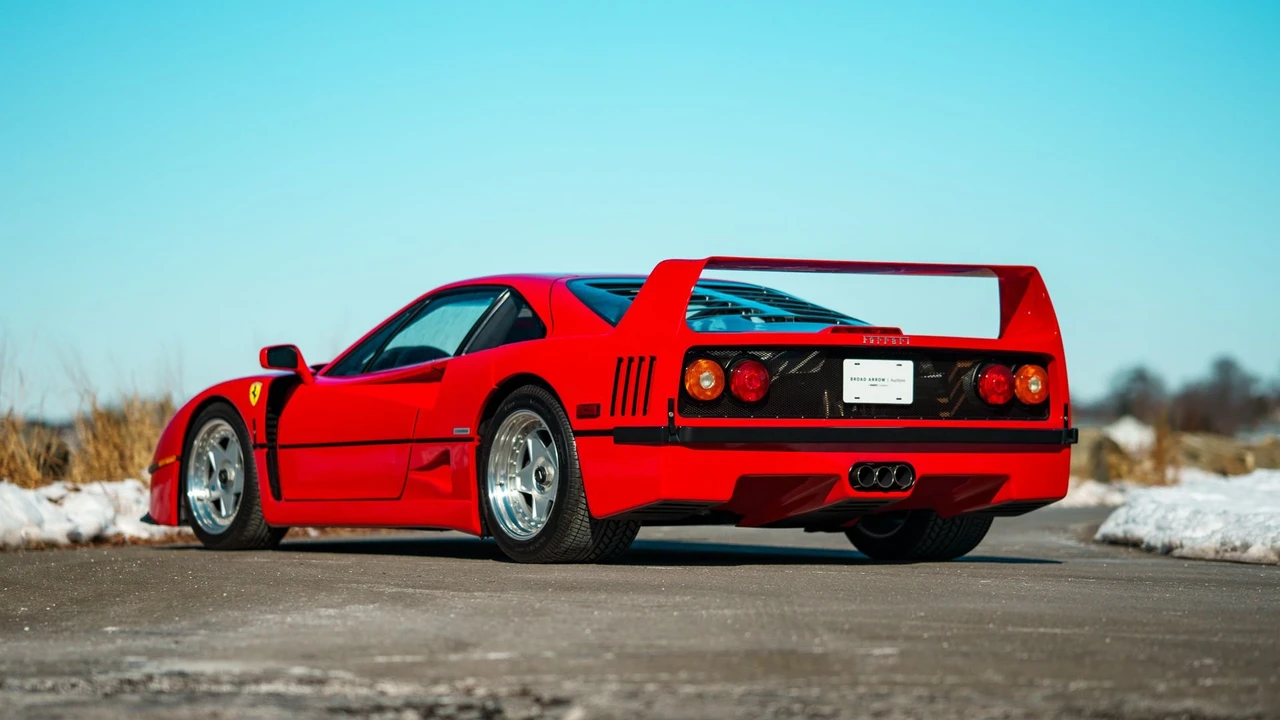 1990 Ferrari F40 - Image 20 of 31