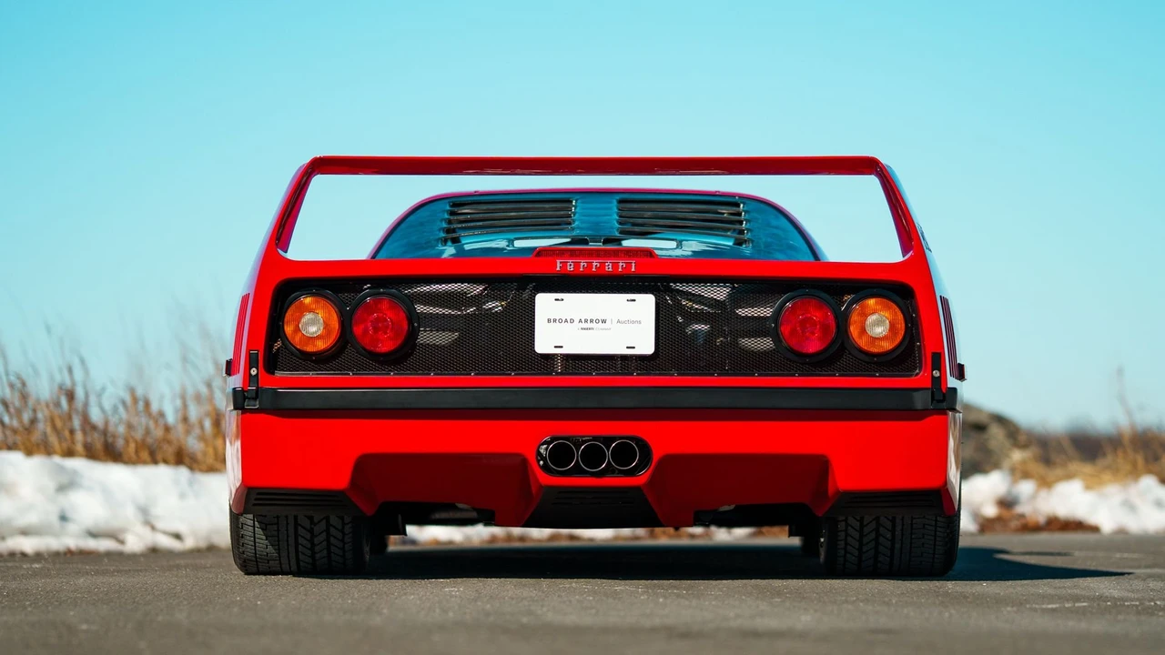 1990 Ferrari F40 - Image 2 of 31