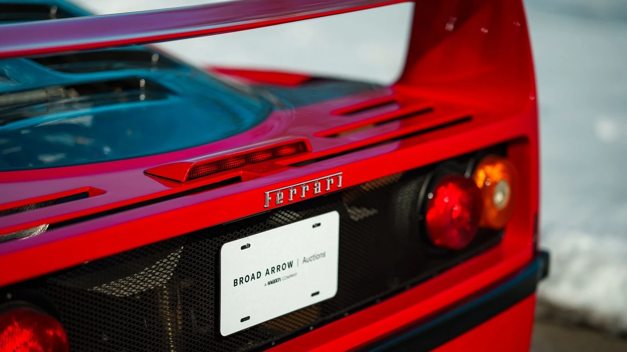 1990 Ferrari F40 - Image 19 of 31