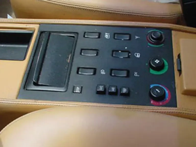 1990 Ferrari Mondial t - Image 4 of 8