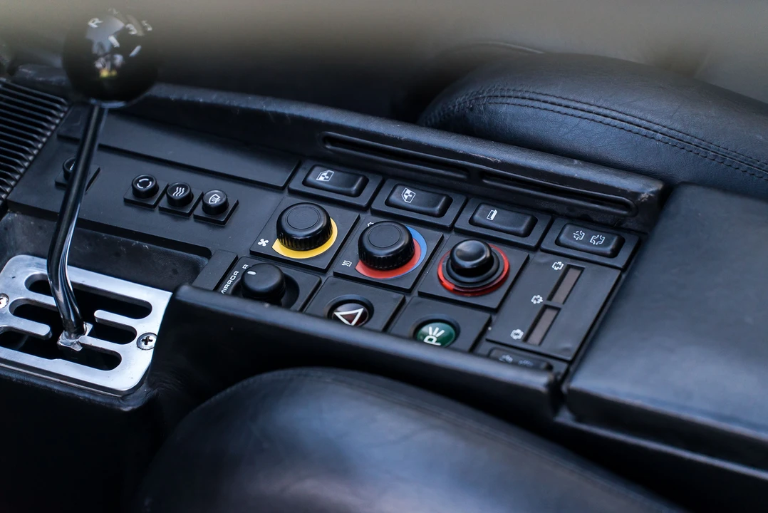 1990 Ferrari Testarossa - Image 23 of 31