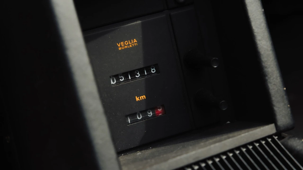 1990 Ferrari Testarossa - Image 11 of 31