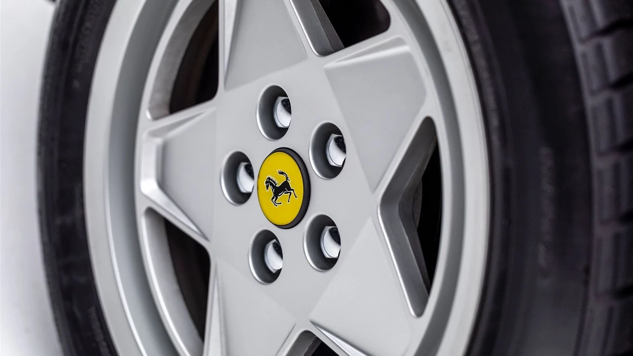 1990 Ferrari Testarossa - Image 27 of 31