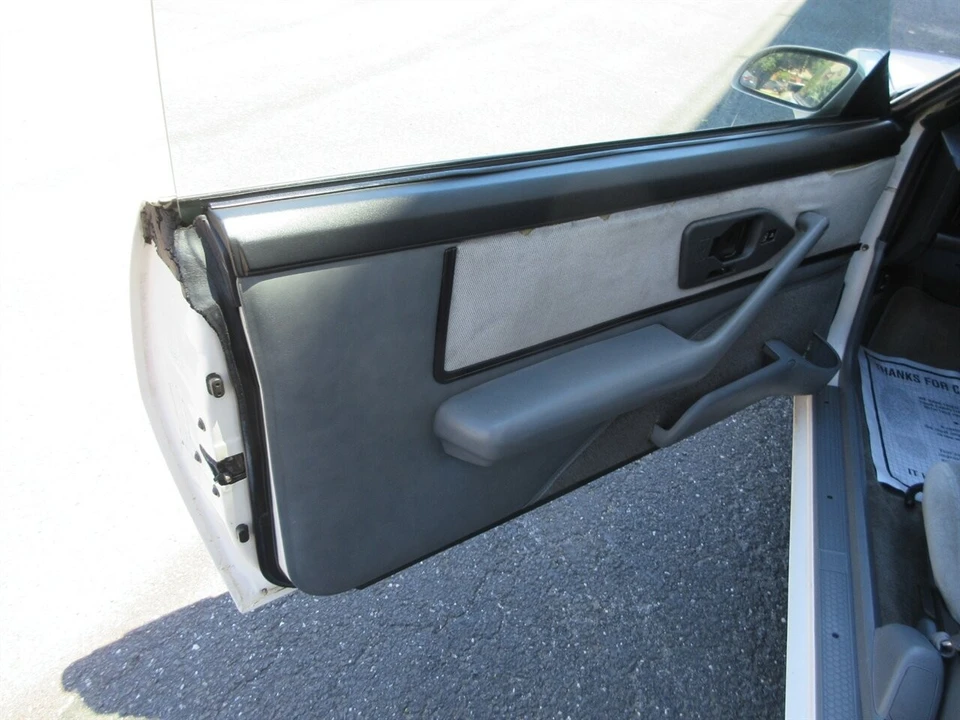 1990 Pontiac Firebird Formula 3rd Gen - Image 20 of 24