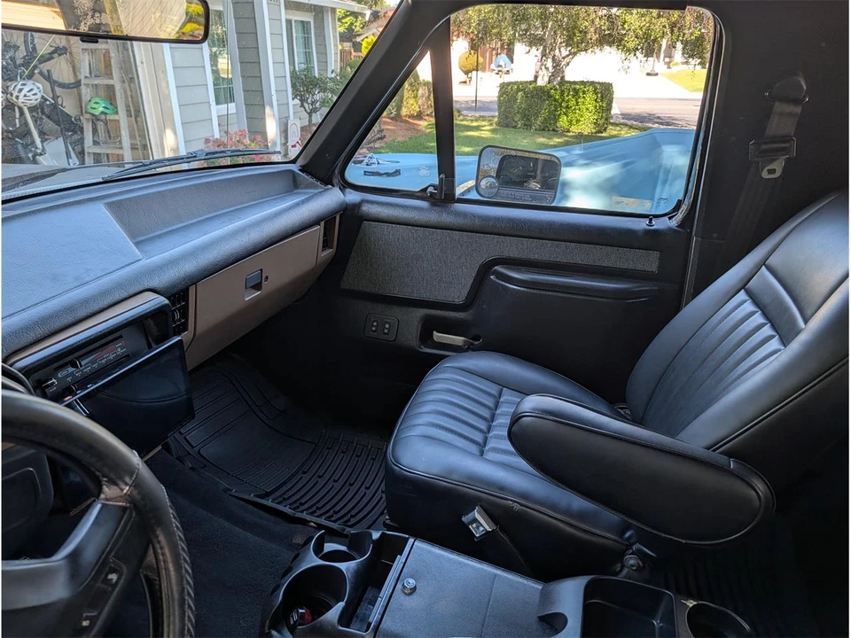 1990 Ford Bronco 4th Gen - Image 9 of 17