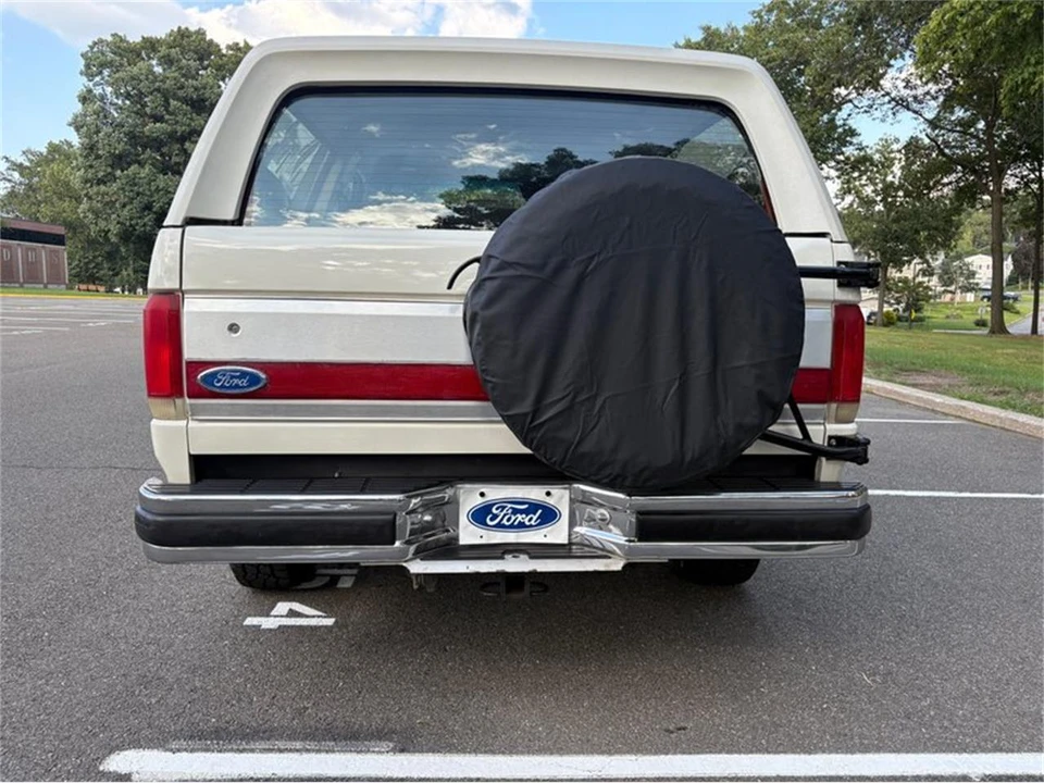 1990 Ford Bronco 4th Gen - Image 2 of 10