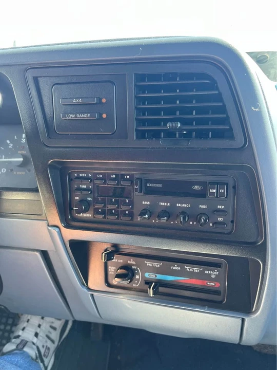 1990 Ford Bronco 4th Gen - Image 5 of 13