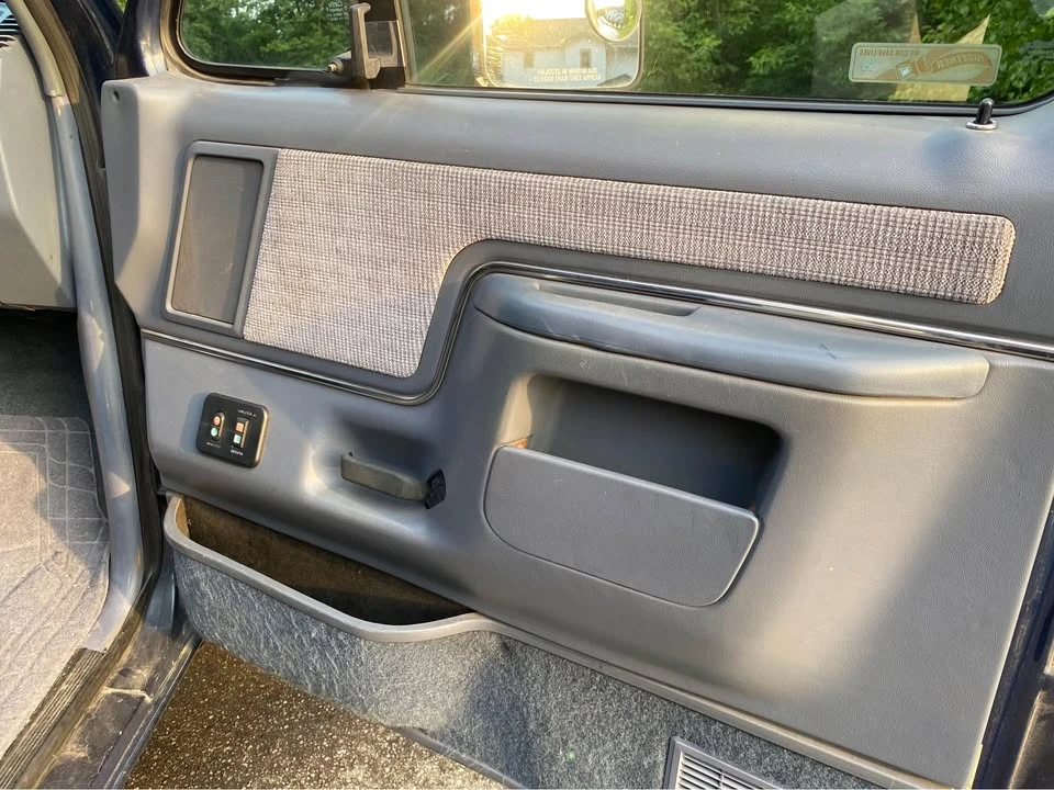 1990 Ford Bronco 4th Gen - Image 16 of 19
