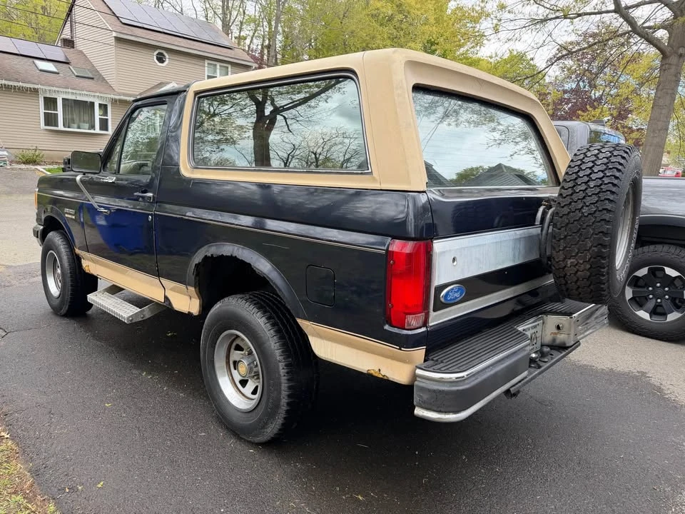 1990 Ford Bronco 4th Gen - Image 2 of 9