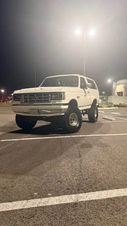 1990 Ford Bronco 4th Gen - Image 2 of 10