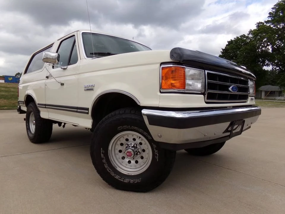 1990 Ford Bronco 4th Gen - Image 2 of 20