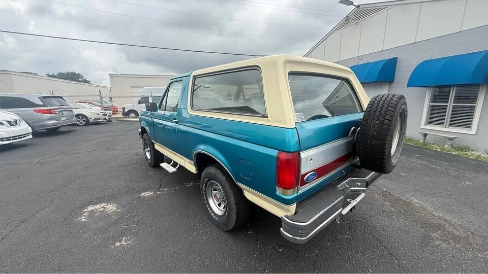 1990 Ford Bronco 4th Gen - Image 3 of 11