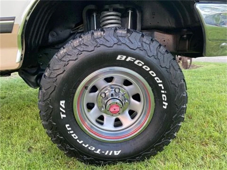 1990 Ford Bronco 4th Gen - Image 2 of 10