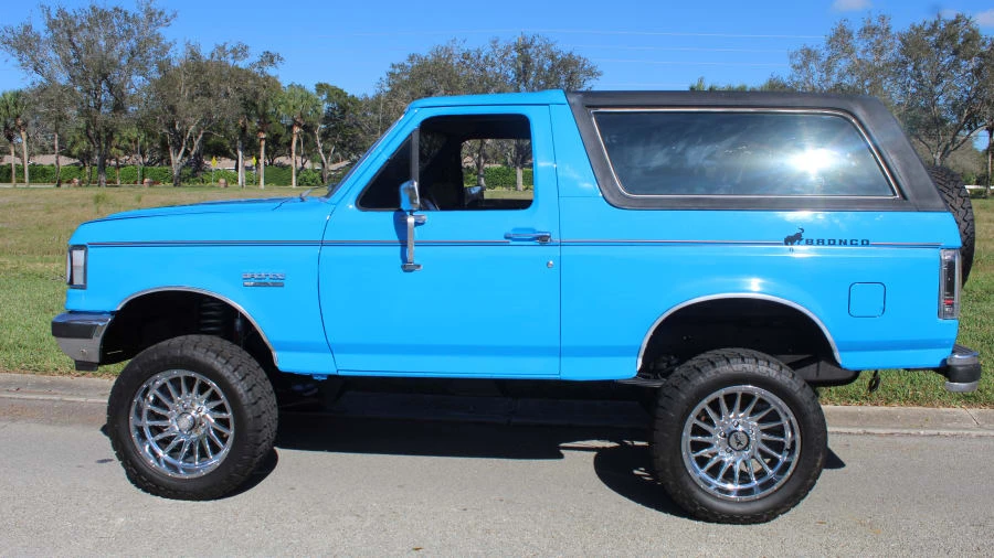 1990 Ford Bronco 4th Gen - Image 2 of 20