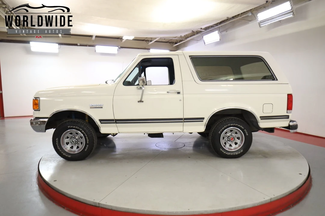 1990 Ford Bronco 4th Gen - Image 3 of 12