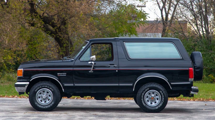 1990 Ford Bronco 4th Gen - Image 2 of 20