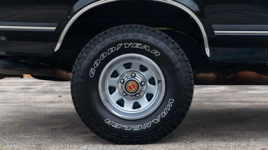 1990 Ford Bronco 4th Gen - Image 13 of 20
