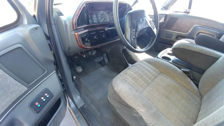 1990 Ford Bronco 4th Gen - Image 4 of 12