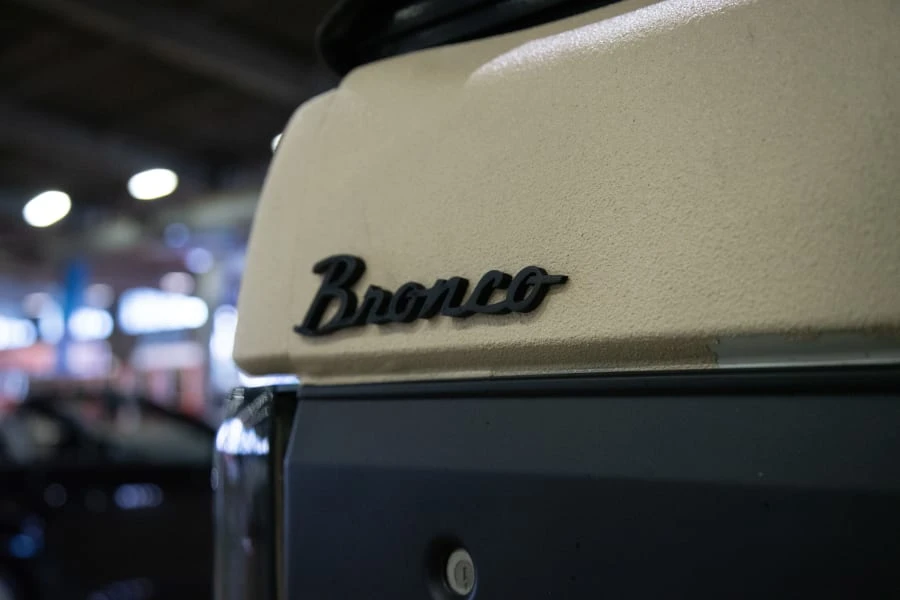 1990 Ford Bronco 4th Gen - Image 2 of 10