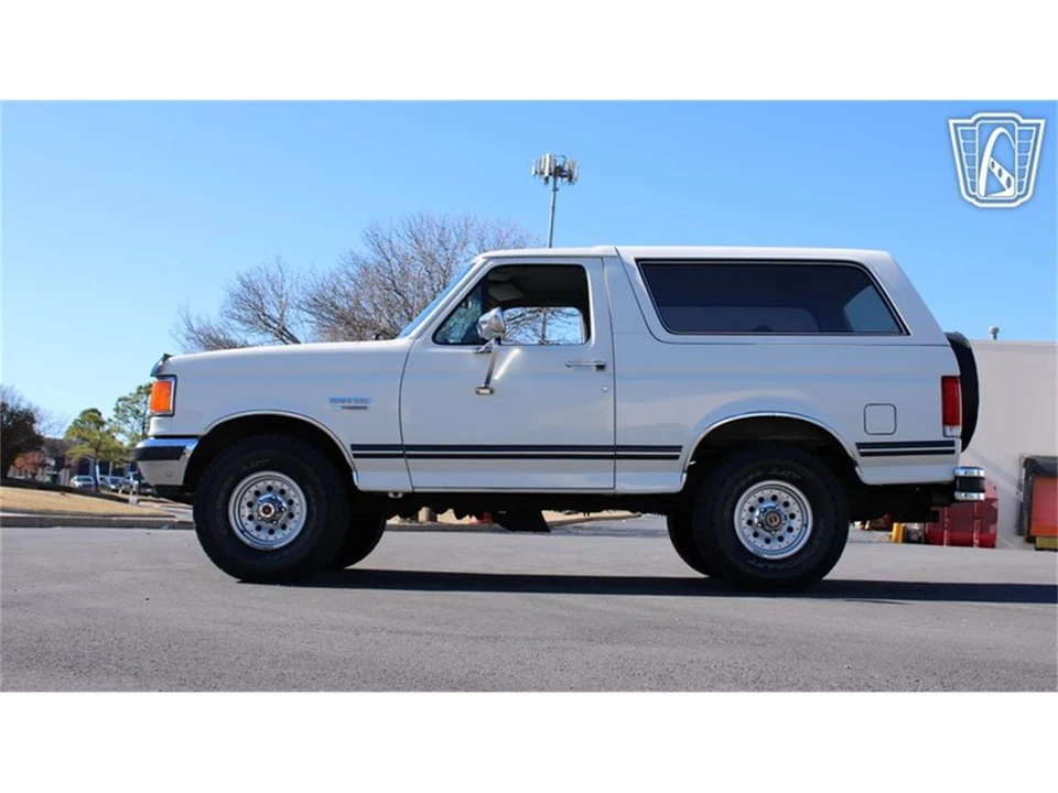 1990 Ford Bronco 4th Gen - Image 15 of 31