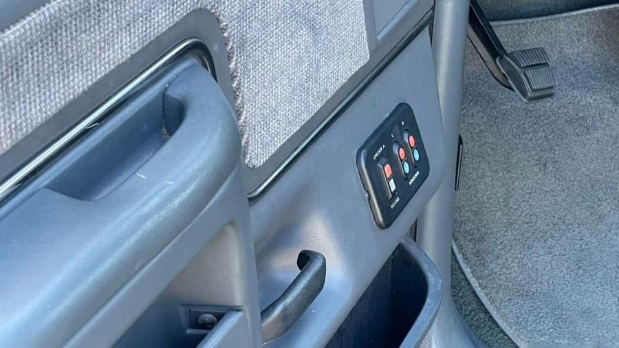 1990 Ford Bronco 4th Gen - Image 23 of 31