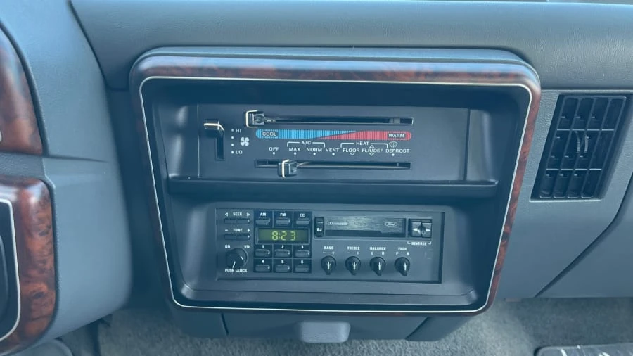 1990 Ford Bronco 4th Gen - Image 4 of 10