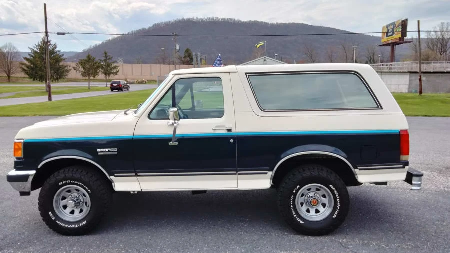 1990 Ford Bronco 4th Gen - Image 2 of 24