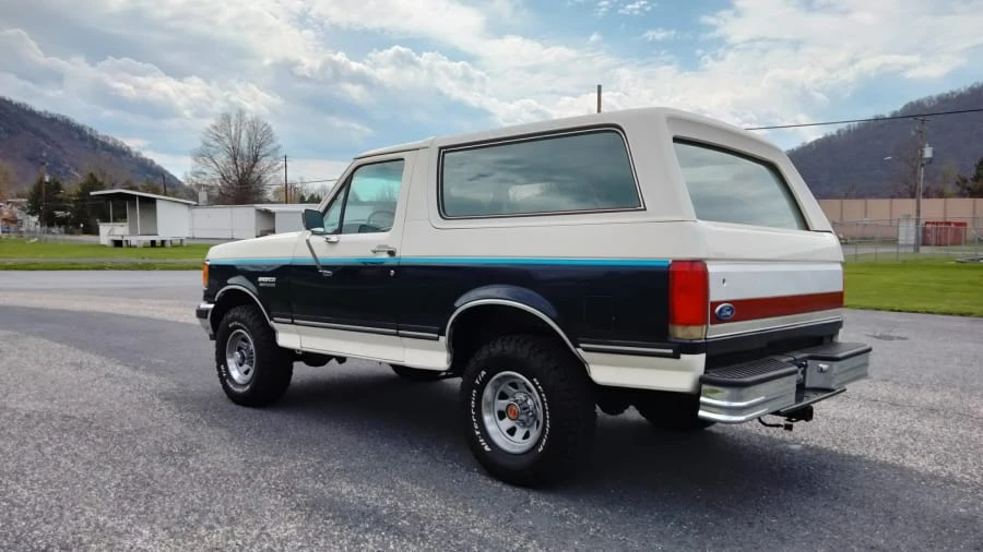 1990 Ford Bronco 4th Gen - Image 17 of 24