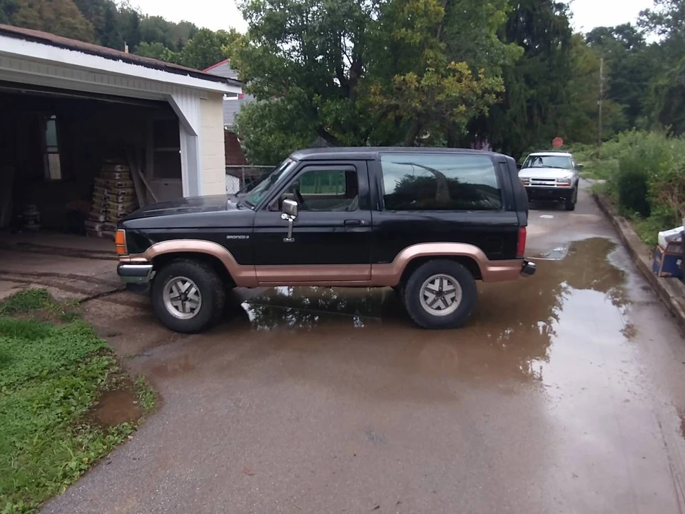 1990 Ford Bronco 4th Gen - Image 3 of 5