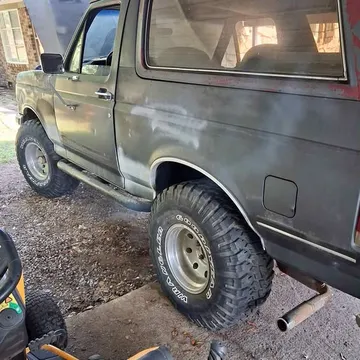 1990 Ford Bronco Badlands Sport Utility 2D